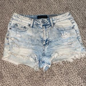 Women’s Aeropostale high waisted shorts light wash